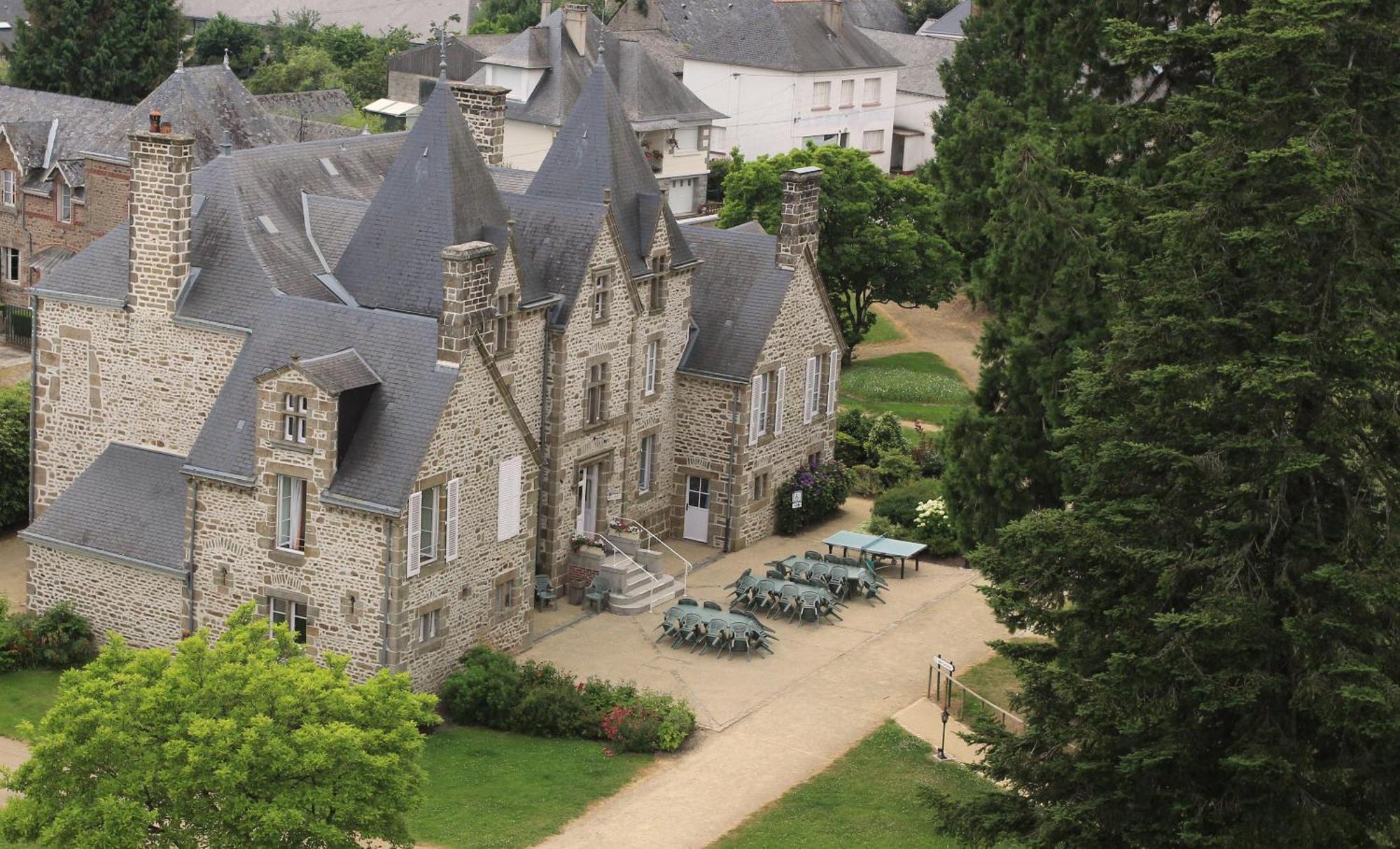 Chateau Du Bourg Saint-Denis-de-Gastines Exterior photo